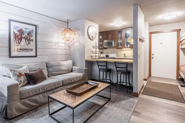 $379,000 | 2289 Sierra Nevada Road, Unit F8, Mammoth Lakes, CA 93546