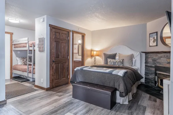 $379,000 | 2289 Sierra Nevada Road, Unit F8, Mammoth Lakes, CA 93546