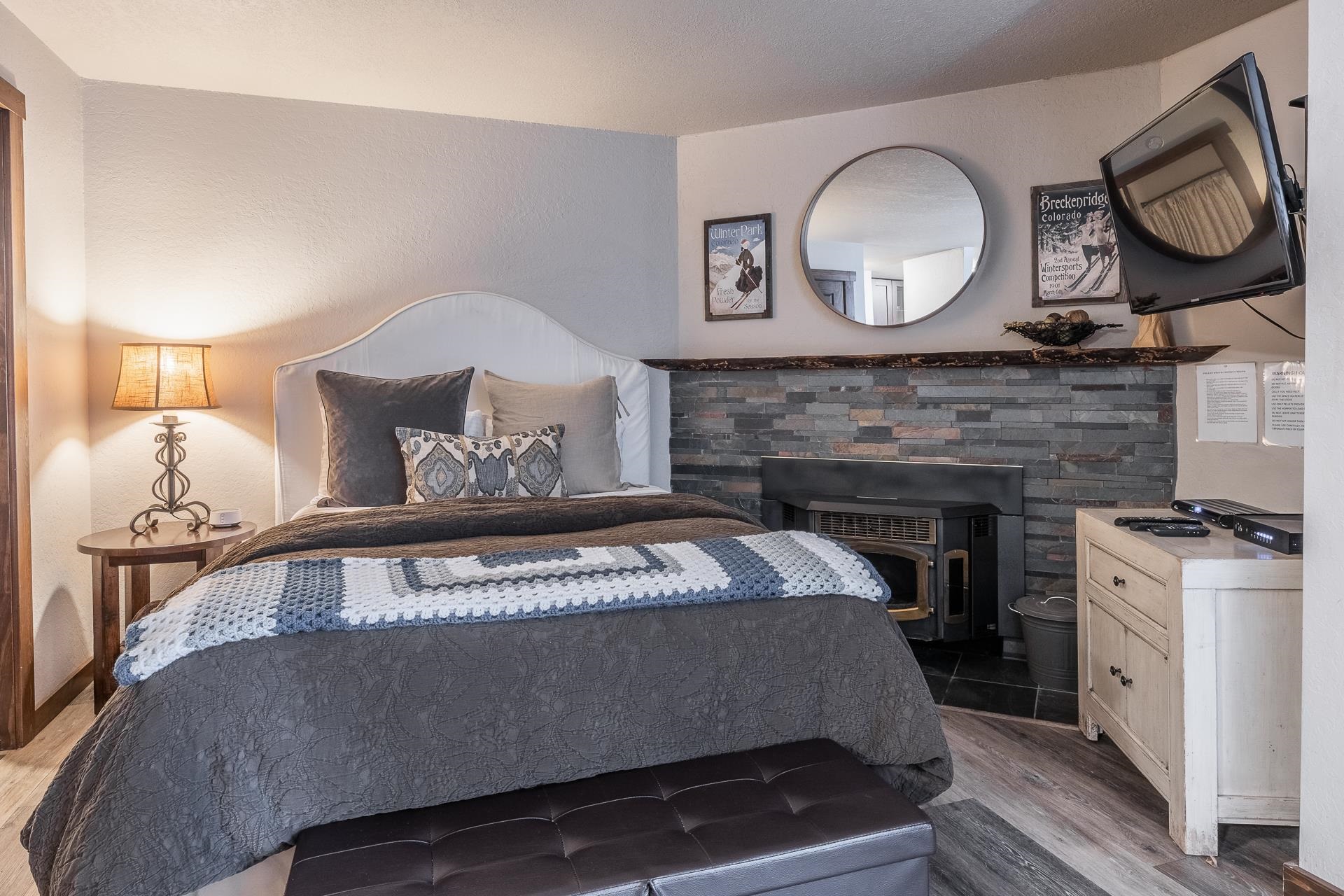 2289 Sierra Nevada Road, Unit F8 Mammoth Lakes, CA 93546 - Photo 16 of 23