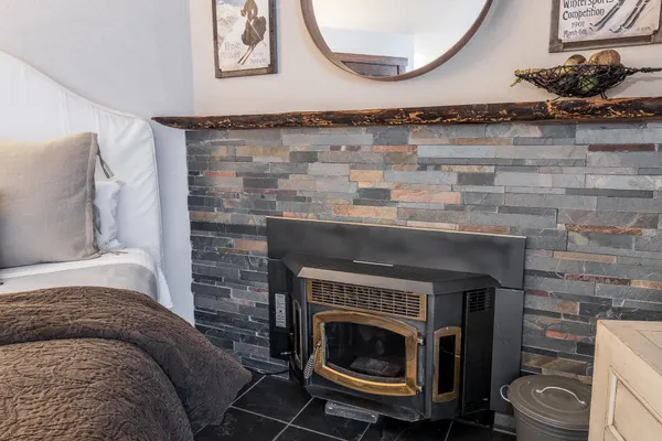 $379,000 | 2289 Sierra Nevada Road, Unit F8, Mammoth Lakes, CA 93546