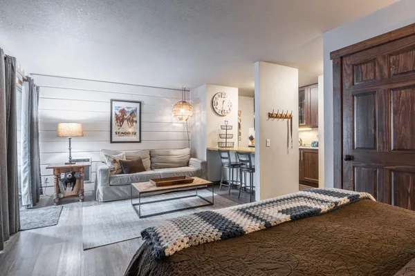 $379,000 | 2289 Sierra Nevada Road, Unit F8, Mammoth Lakes, CA 93546