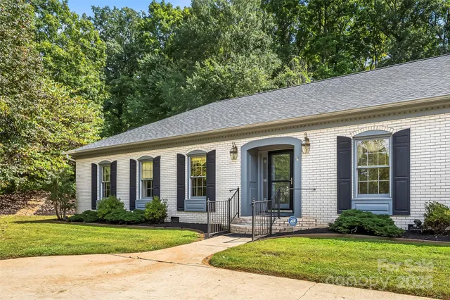 $485,000 | 200 Woodland Drive, Marion, NC 28752