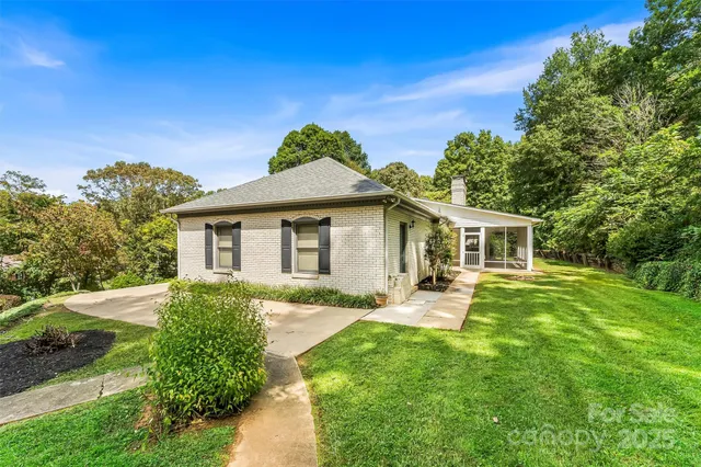 $485,000 | 200 Woodland Drive, Marion, NC 28752