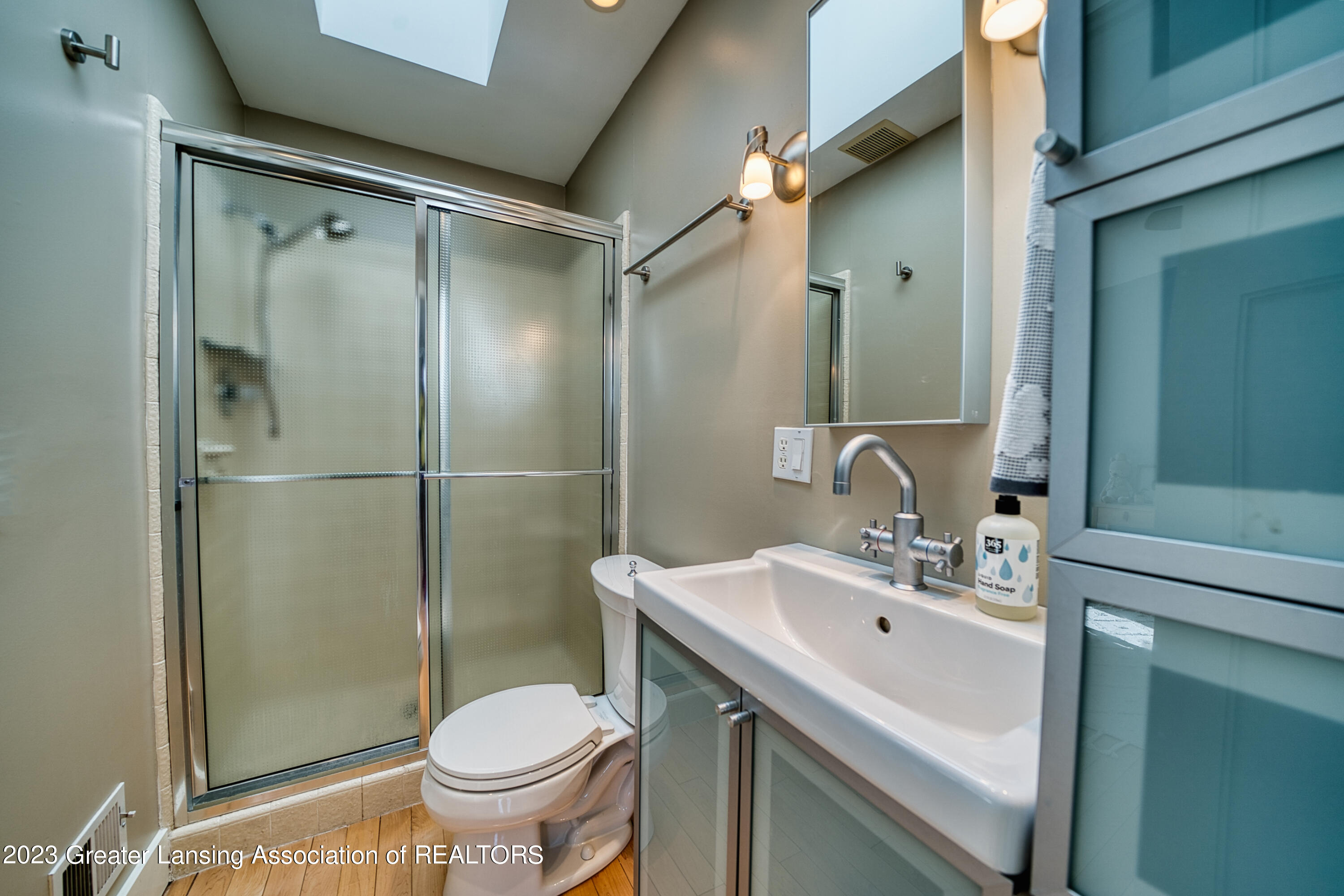 1175 Buckingham Road Haslett, MI 48840 - Photo 40 of 58 Bathroom