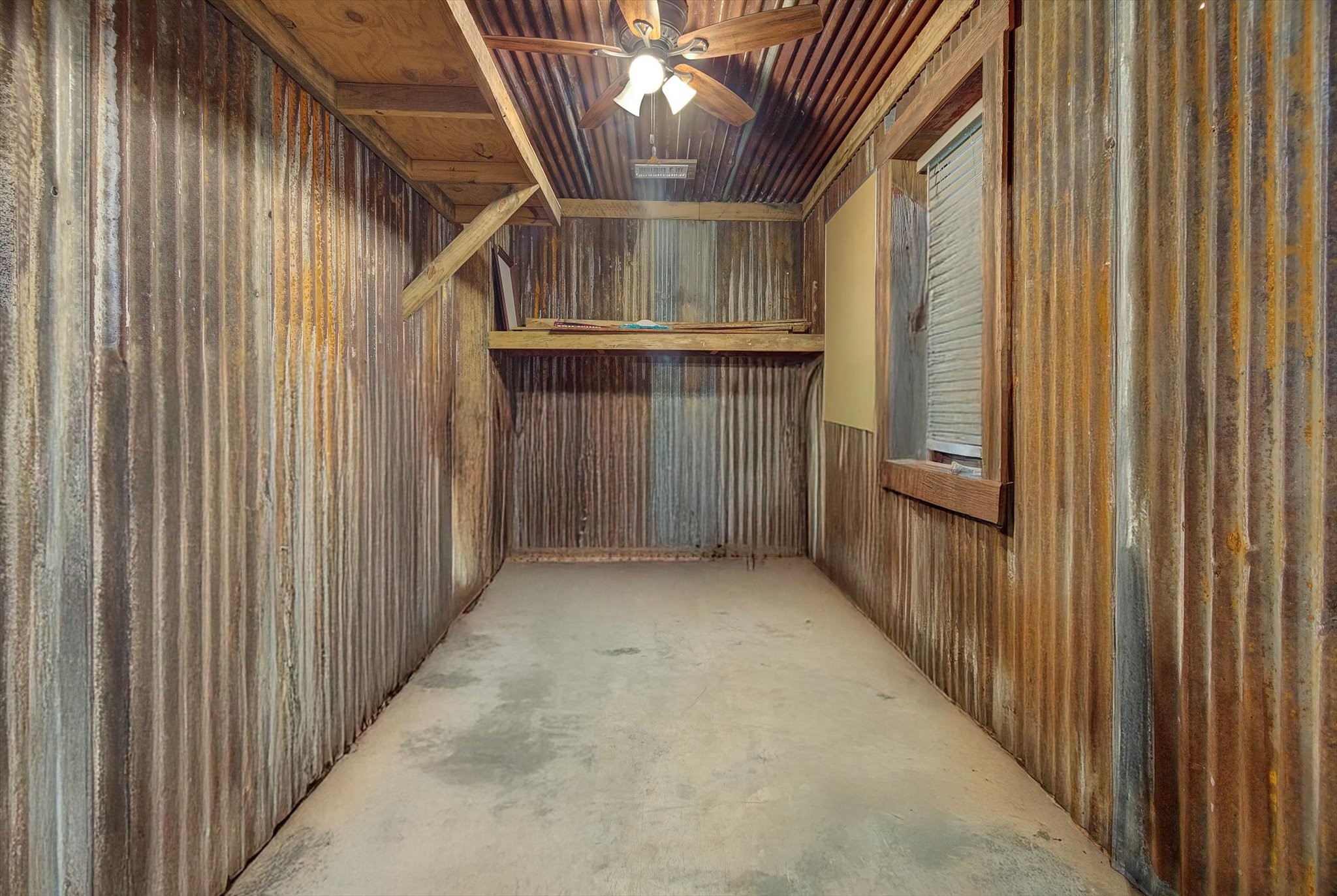 22546 Highway 321 Cleveland, TX 77327 - Photo 24 of 34 a view of entryway