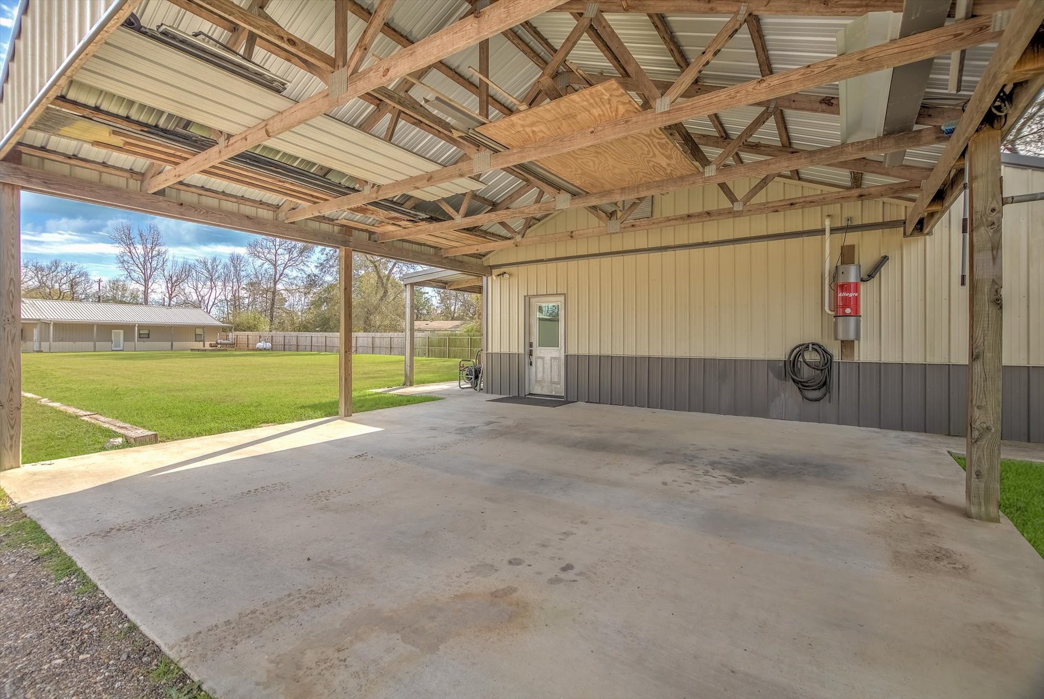 22546 Highway 321 Cleveland, TX 77327 - Photo 29 of 34 a view of a backyard