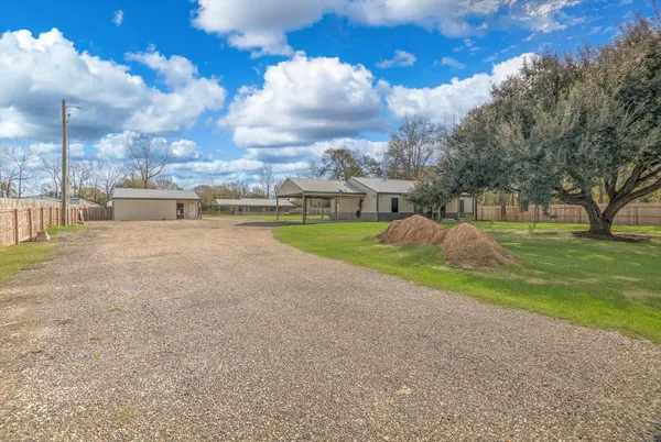 $389,900 | 22546 Highway 321, Cleveland, TX 77327