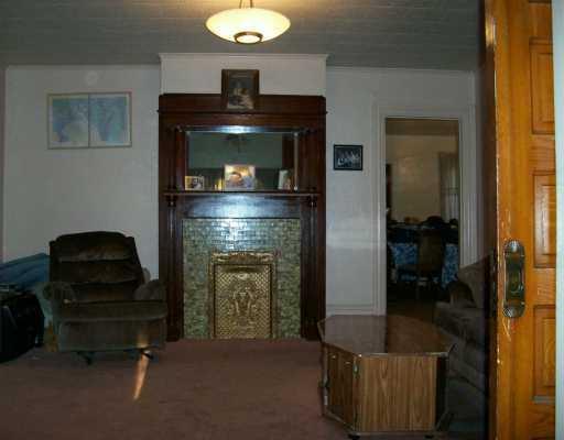 2828 Mt Troy Road Pittsburgh, PA 15212 - Photo 7 of 8 Living Room.