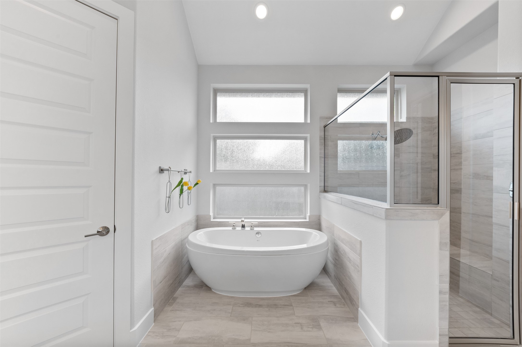 1102 McMurtry Ridge Drive Katy, TX 77494 - Photo 22 of 41 a view of a bathtub in a bathroom