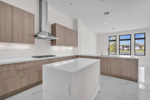 $2,750,000 | 3511 Ashwood Circle, Hollywood, FL 33312