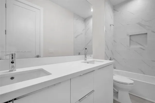 $2,750,000 | 3511 Ashwood Circle, Hollywood, FL 33312