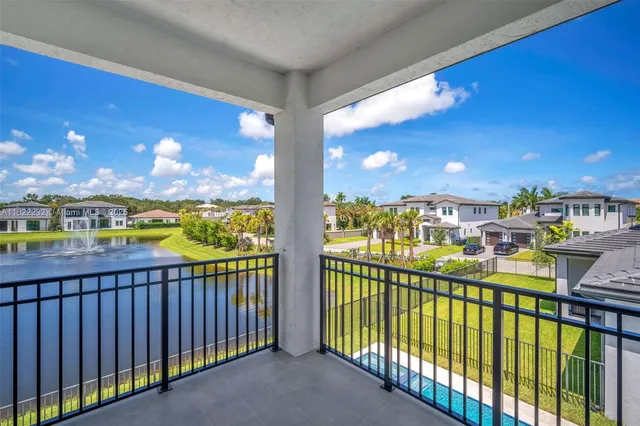 $2,750,000 | 3511 Ashwood Circle, Hollywood, FL 33312