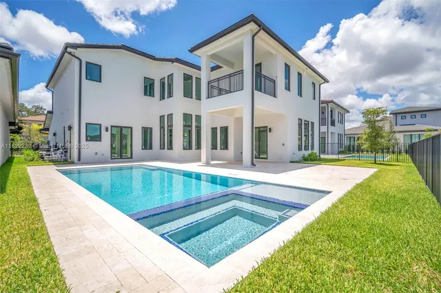 $2,750,000 | 3511 Ashwood Circle, Hollywood, FL 33312