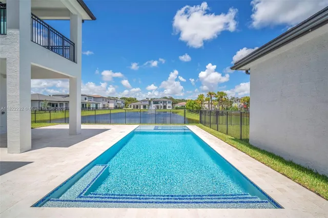 $2,750,000 | 3511 Ashwood Circle, Hollywood, FL 33312