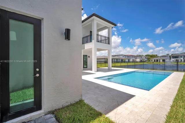 $2,750,000 | 3511 Ashwood Circle, Hollywood, FL 33312