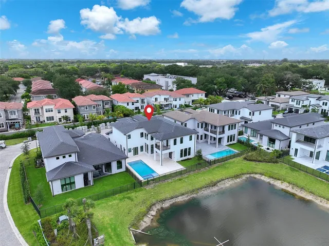 $2,750,000 | 3511 Ashwood Circle, Hollywood, FL 33312
