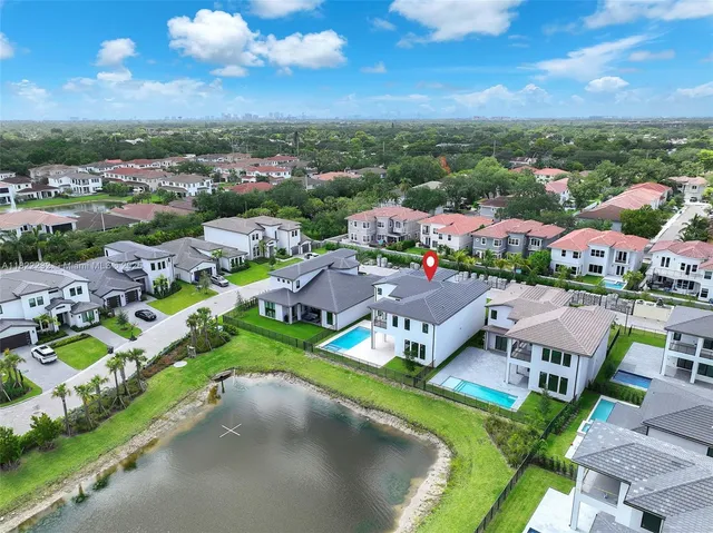 $2,750,000 | 3511 Ashwood Circle, Hollywood, FL 33312