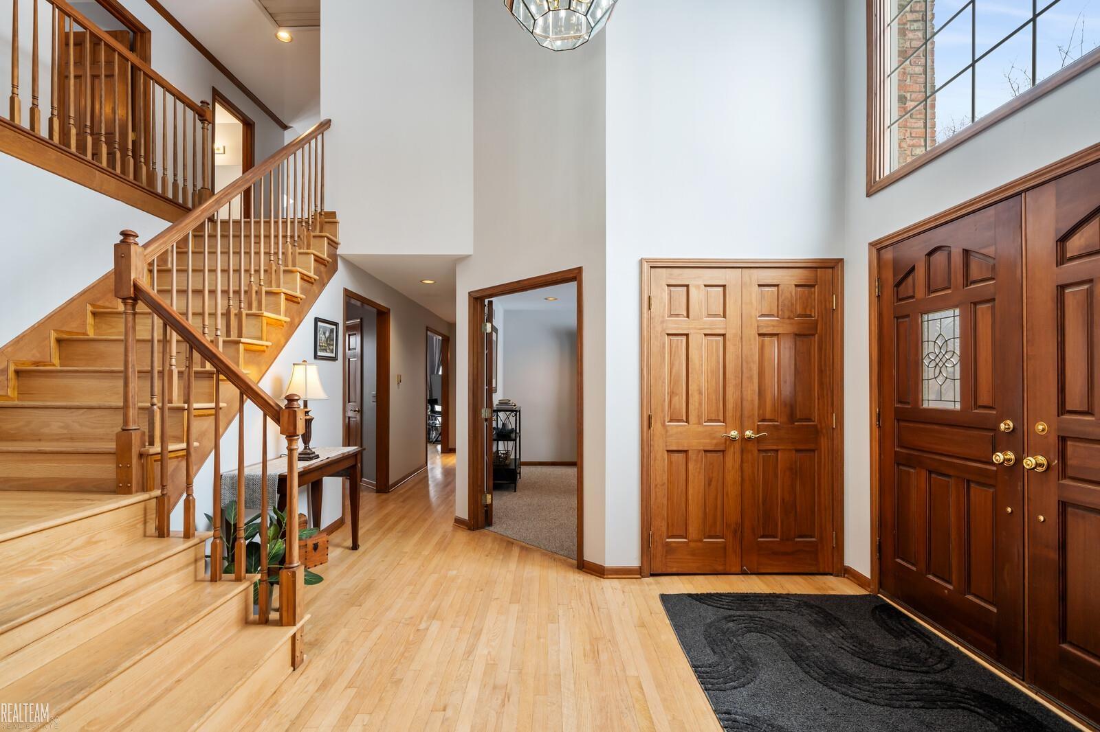 1120 Lakeview Drive Rochester, MI 48306 - Photo 8 of 56
