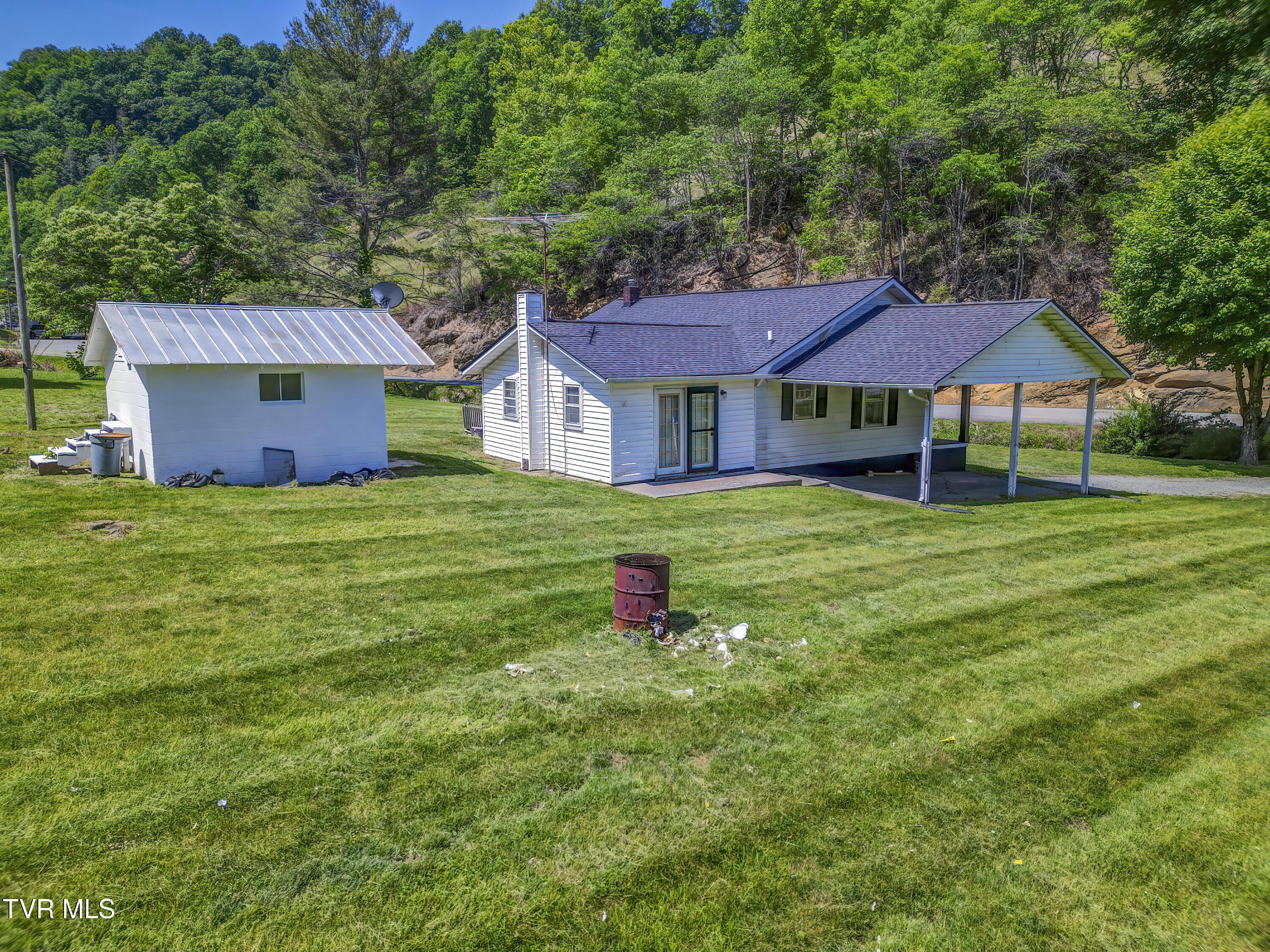 865 Shelleys Road Bristol, VA 24202 - Photo 26 of 41 865 Shelleys Rd (3)