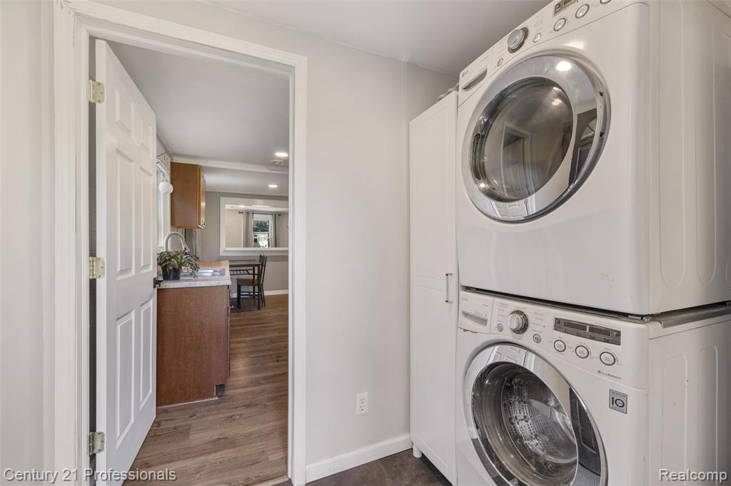 2830 Deland Road Waterford, MI 48329 - Photo 11 of 35