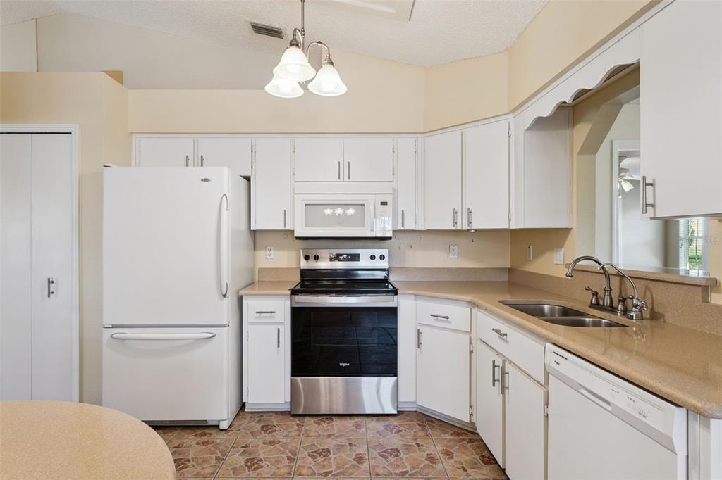 27217 Racquet Circle Leesburg, FL 34748 - Photo 13 of 90