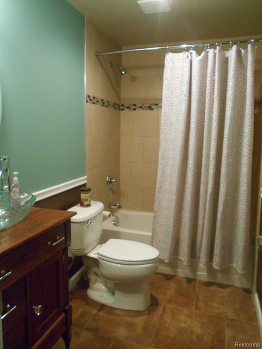 5907 Martus Road North Branch, MI 48461 - Photo 12 of 25 Martus Basement bath (Copy).jpg
