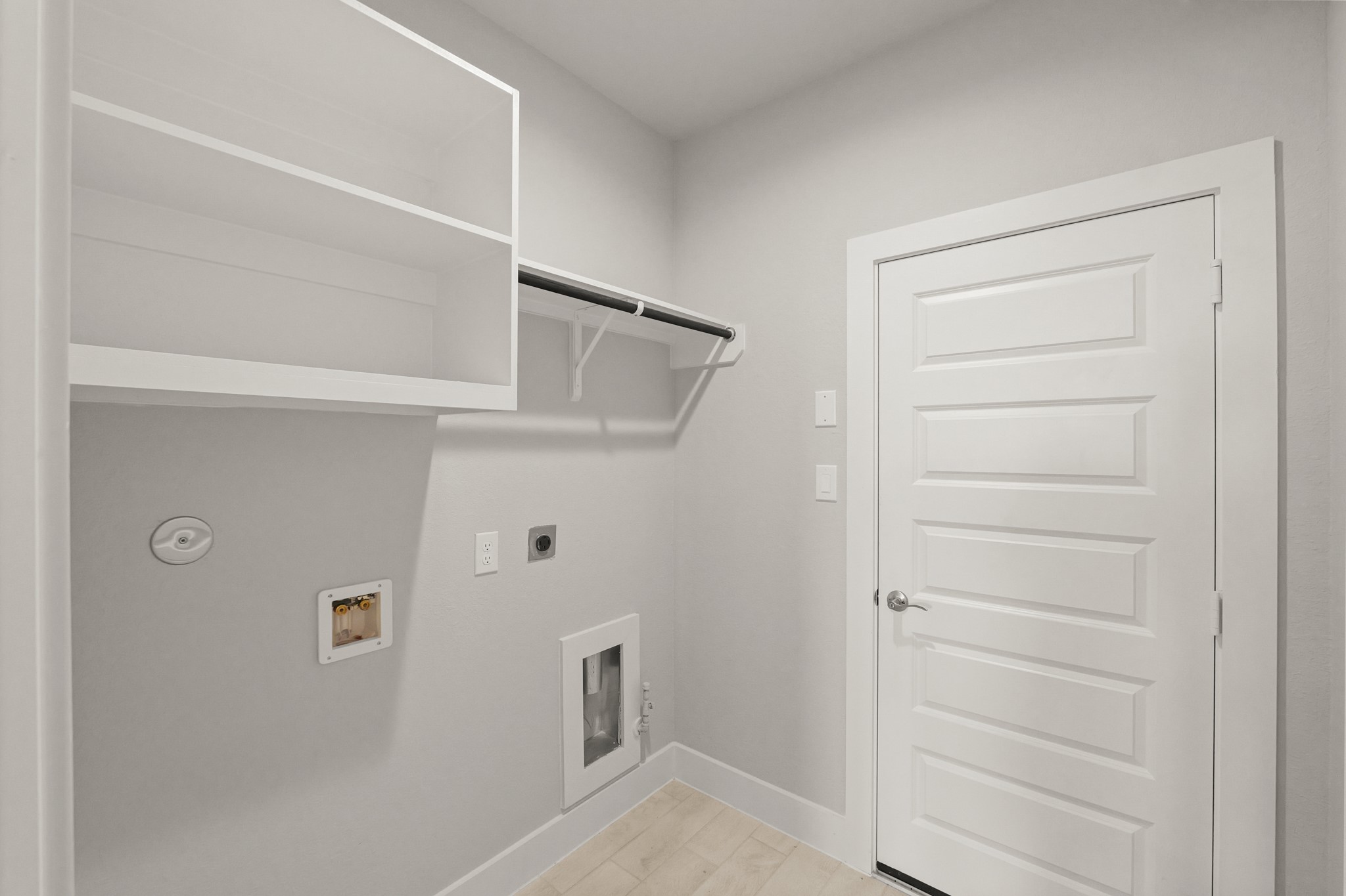 4603 Whisperwood Drive Rosenberg, TX 77471 - Photo 41 of 50 a view of an empty walk in closet