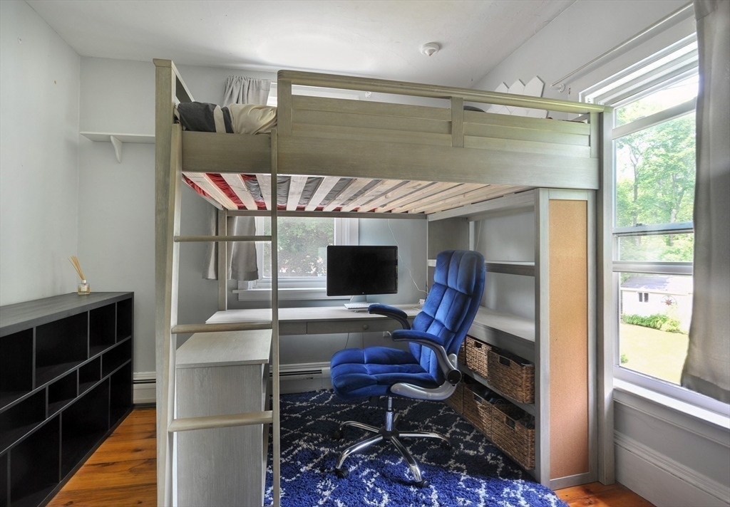 198 Hull Street Hingham, MA 02043 - Photo 9 of 15 a room with musical instruments