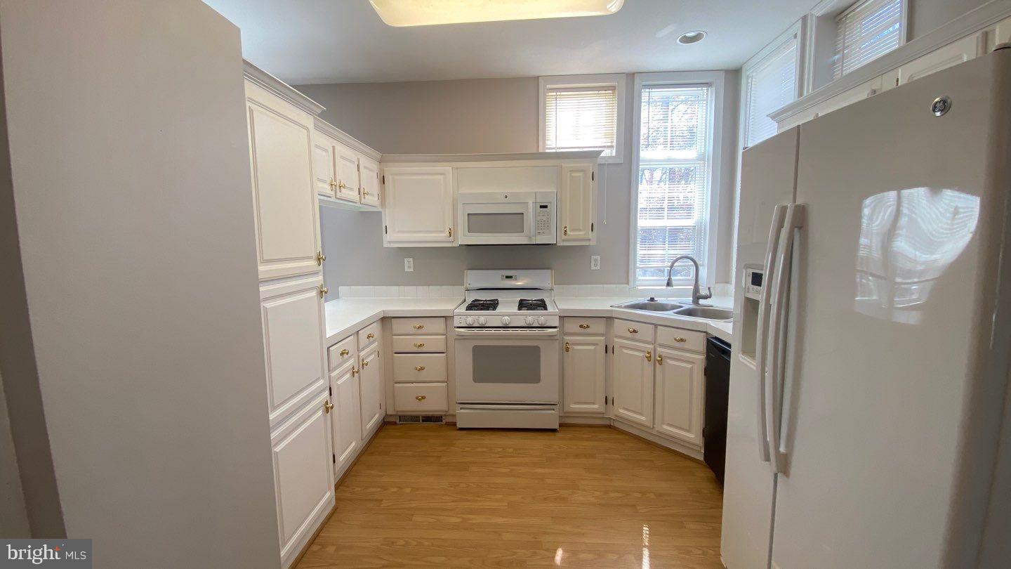 7642 Bluff Point Lane Elkridge, MD 21075 - Photo 5 of 23