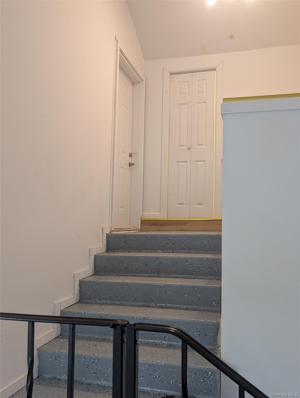 1407 Highway 208 Wallkill, NY 12589 - Photo 5 of 42