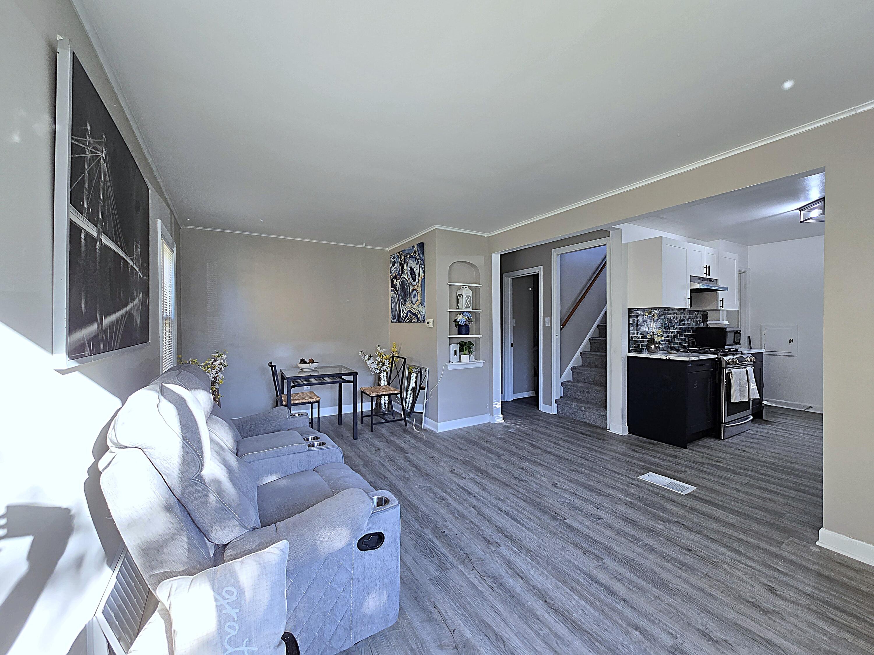 3334 North 92nd Street Milwaukee, WI 53222 - Photo 10 of 44 Living Room....