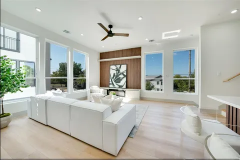 $3,150 | 512 North Lancaster Avenue, Unit 6, Dallas, TX 75203