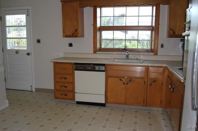41 Ridgewood Road Easton, PA 18045 - Photo 8 of 34