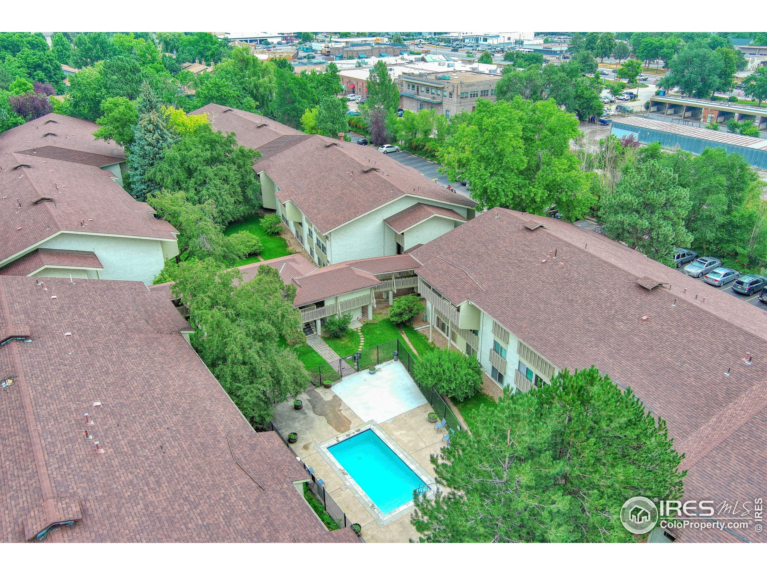 2707 Valmont Road, Unit 304 Boulder, CO 80304 - Photo 17 of 18 an aerial view of a house with a garden