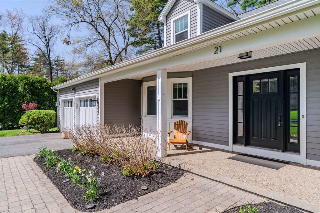 21 Shattuck Road Hadley, MA 01035 - Photo 5 of 42 a front view of a house with garden