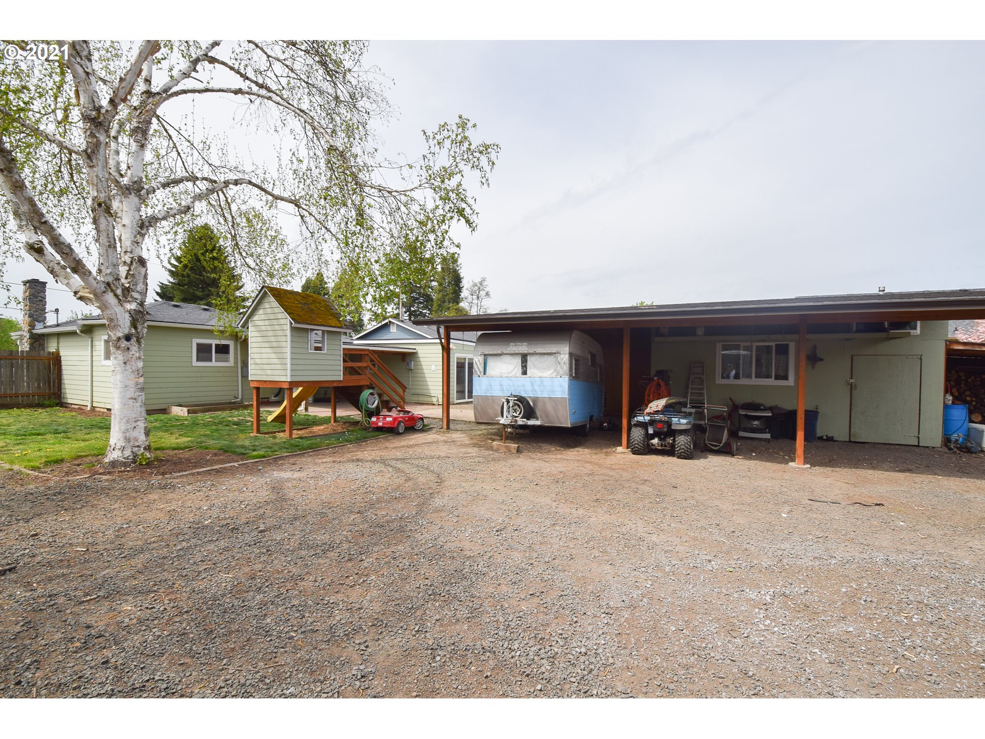 905 54th Street Springfield, OR 97478 - Photo 11 of 28