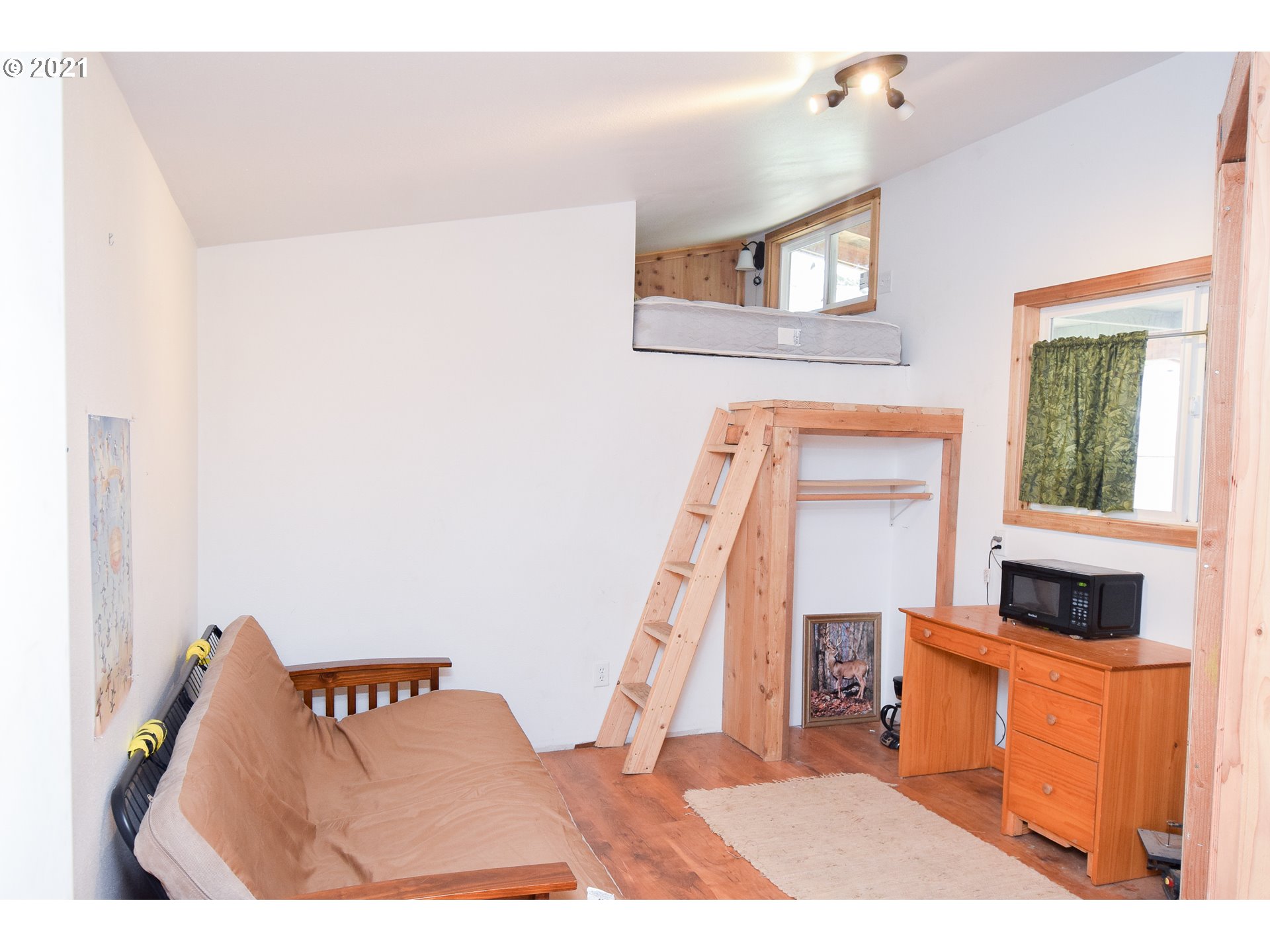 905 54th Street Springfield, OR 97478 - Photo 12 of 28