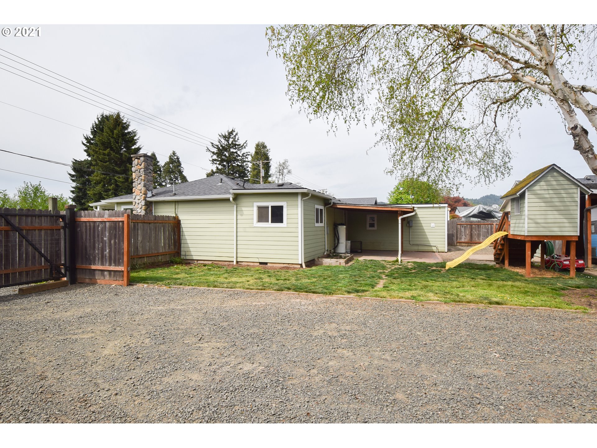 905 54th Street Springfield, OR 97478 - Photo 9 of 28