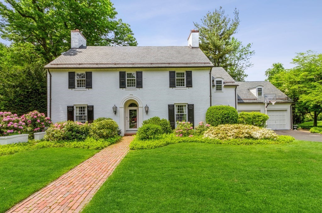 5 Monmouth Road Worcester, MA 01609 - Photo 1 of 42 Gallery Image 1