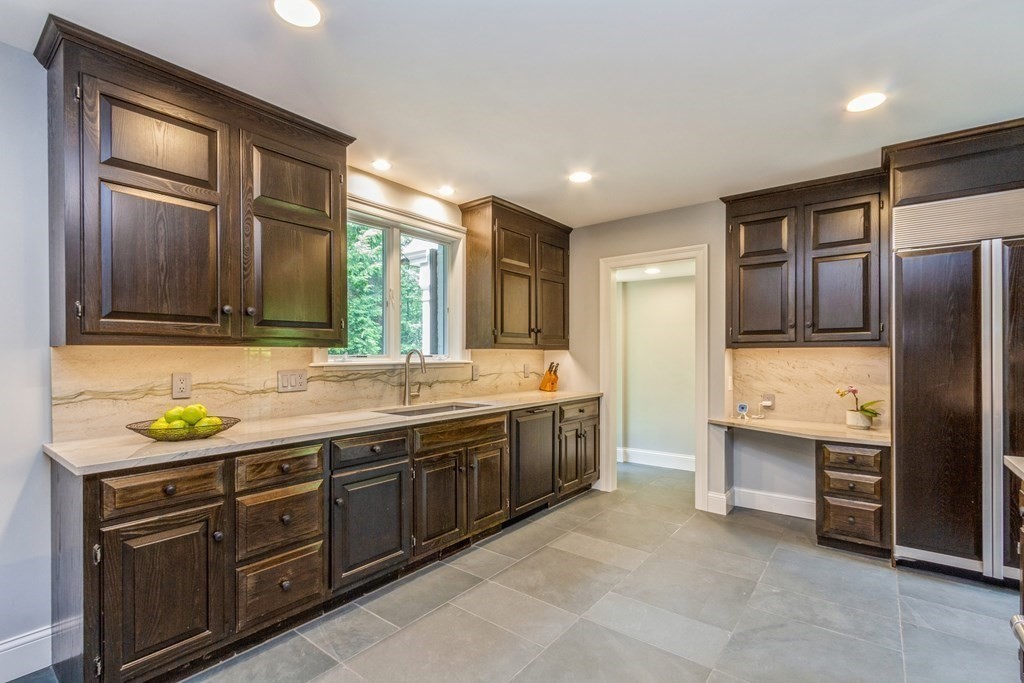 5 Monmouth Road Worcester, MA 01609 - Photo 17 of 42 Gallery Image 17