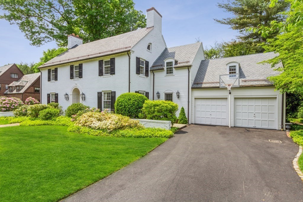 5 Monmouth Road Worcester, MA 01609 - Photo 2 of 42 Gallery Image 2