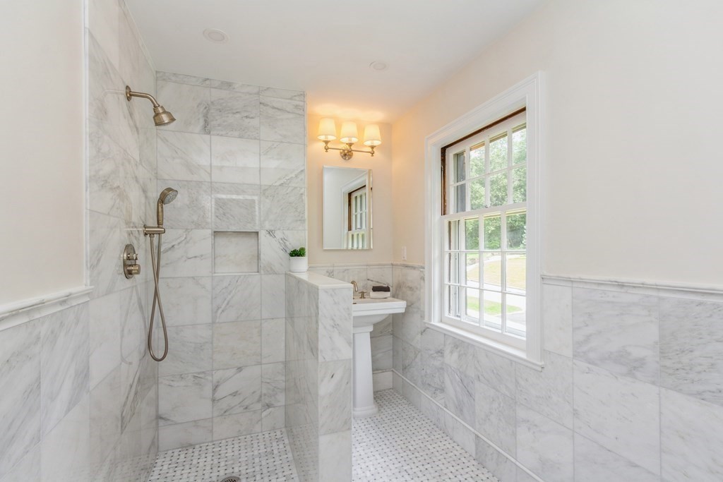 5 Monmouth Road Worcester, MA 01609 - Photo 30 of 42 Gallery Image 30