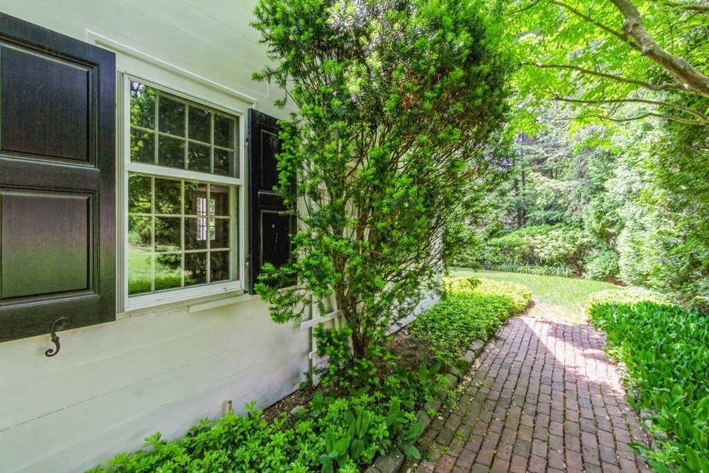 5 Monmouth Road Worcester, MA 01609 - Photo 38 of 42 Gallery Image 38