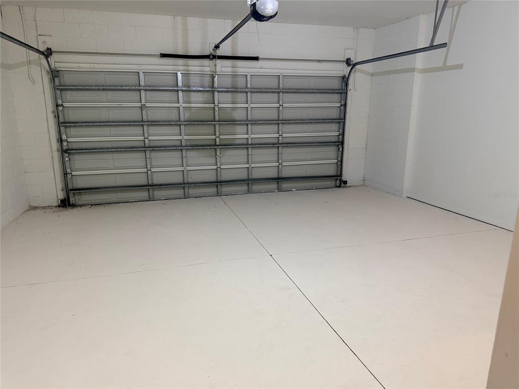 963 North Jacks Lake Road Clermont, FL 34711 - Photo 35 of 39 a view of a garage