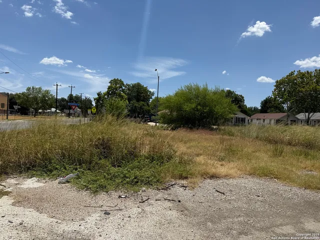 $90,000 | 2507 West Southcross Boulevard, San Antonio, TX 78211