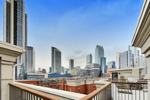 $1,450,000 | 484 North Canal Street, Chicago, IL 60654