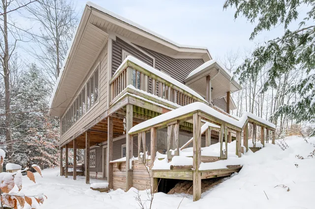 $405,000 | 9586 Lure Road, Hesperia, MI 49421