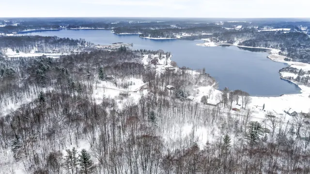 $405,000 | 9586 Lure Road, Hesperia, MI 49421