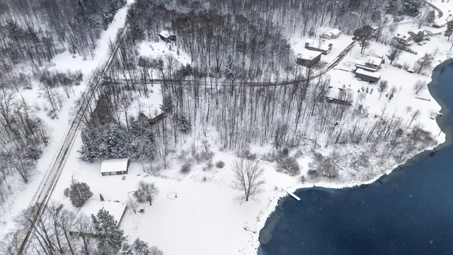 $405,000 | 9586 Lure Road, Hesperia, MI 49421