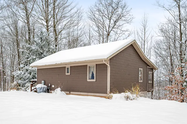 $405,000 | 9586 Lure Road, Hesperia, MI 49421